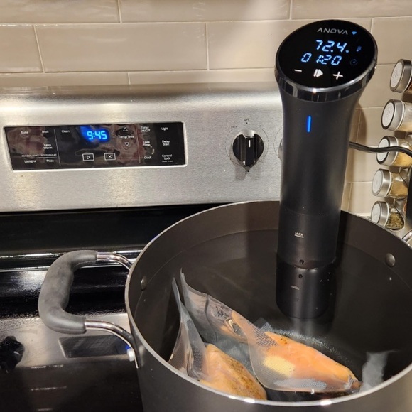 ANOVA NANO PRECISION COOKER 3.0 WI FI Enabled, 850 Watts - Picture 3 of 5